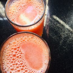A picture of Tomatoes juice.