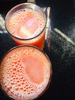 A picture of Tomatoes juice.