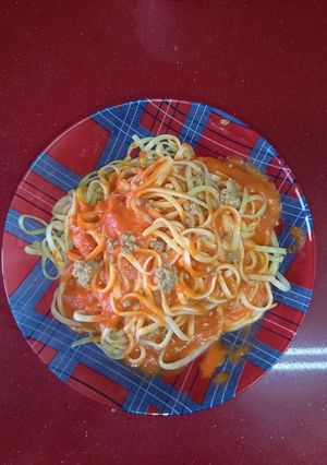 Una foto de Tallarines al pomodoro con curry