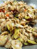 Tumis kerang remis pedas
