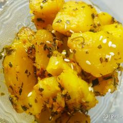 A picture of Sesame chilli potato.