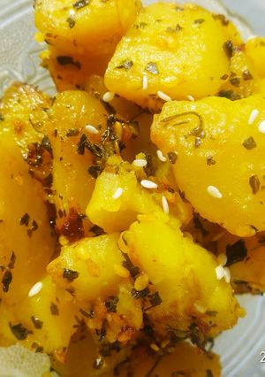 A picture of Sesame chilli potato.