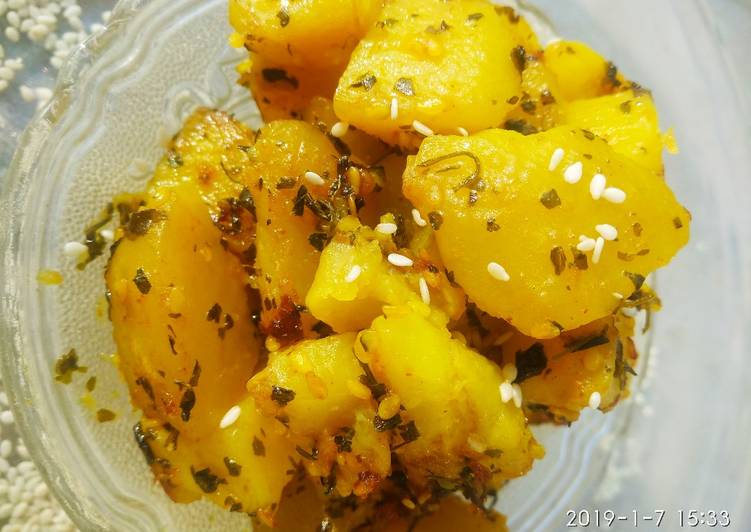 Simple Way to Prepare Quick Sesame chilli potato