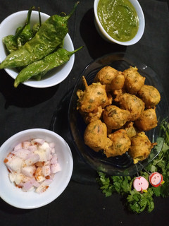 મેથી ભાજી ના ભજીયા રેસીપી મુખ્ય ફોટો