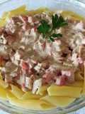 Pasta con tomate, queso y atún 😋