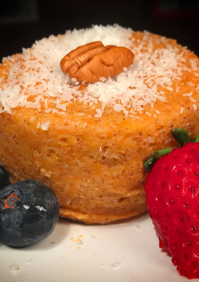 Una foto de Mug cake de calabaza delicioso! Dulce y especiado! Sin harina! Apto intolerantes lactosa