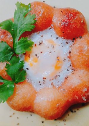 รูปของ Egg in a Pon de Ring 🍳 Mochi 🍩 #Leftovermakeover