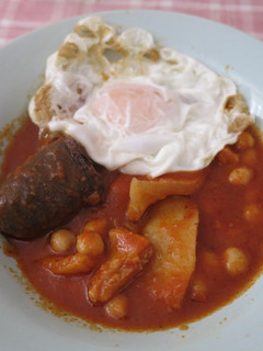 Una foto de Callos con garbanzos