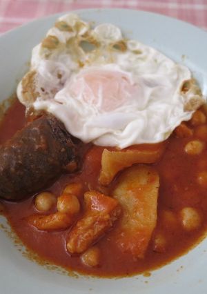 Una foto de Callos con garbanzos