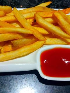 स्ट्रीट स्टाइल फ्रेंच फ्राई (Street style french fry recipe in hindi) रेसिपी मुख्य फोटो