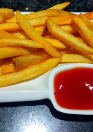 स्ट्रीट स्टाइल फ्रेंच फ्राई (Street style french fry recipe in hindi) रेसिपी मुख्य फोटो