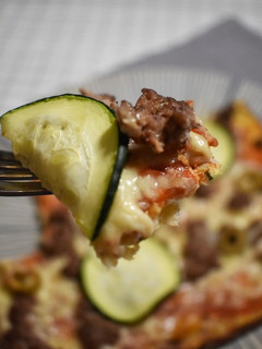 Una foto de Pizza con base de coliflor