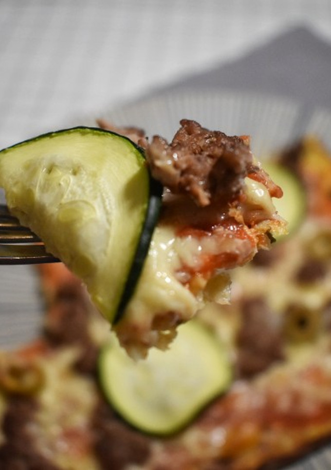 Una foto de Pizza con base de coliflor