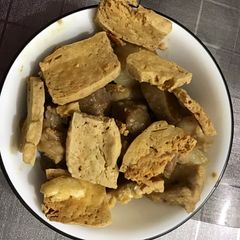 A picture of Pineapple pork with crispy tofu.