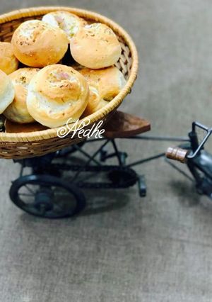 A picture of Herb onion bun.