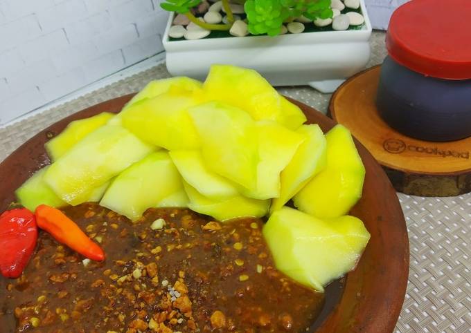 Resep  membuat Rujak Mangga Muda dijamin sempurna