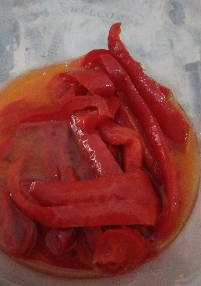 Una foto de Morrones en aceite muy fáciles
