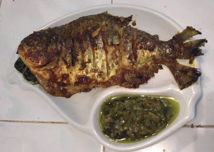 Ikan Bawal bakar ala bunda Mikayla 😊😊