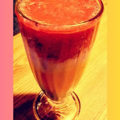 A picture of Carrot orange juice.