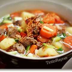 Sup Sapi Wortel Kentang Berempah ala diriku >.<-レシピのメイン写真