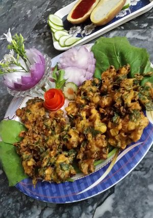 A picture of Palak pakoray.