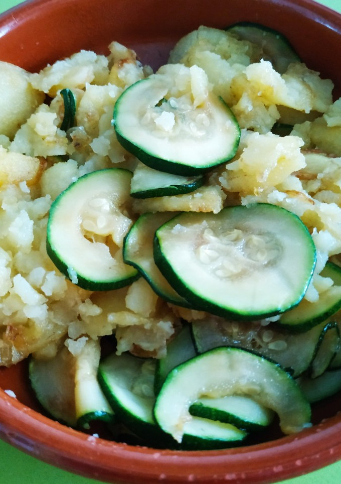 Una foto de Patatas con Calabacín