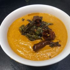 A picture of Garlic chutney.