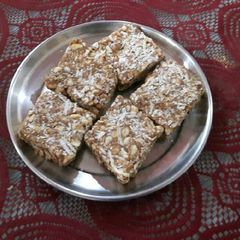 A picture of Coconut and peanut chikki.