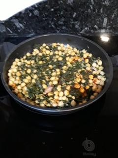 Una foto de Garbanzos con espinacas