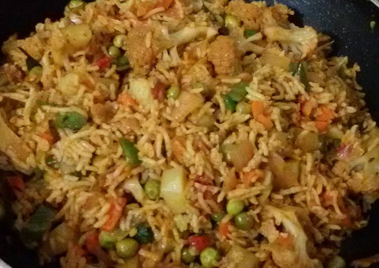 Simple Way to Prepare Quick Mixed Vegetable Pulao