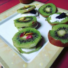 A picture of Kiwi sandesh.