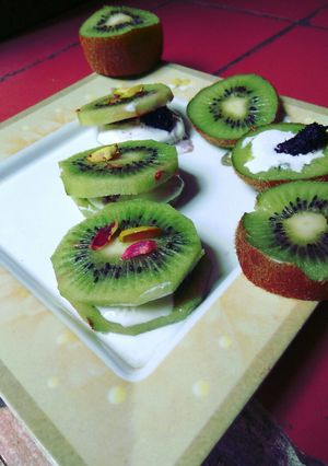A picture of Kiwi sandesh.