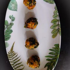 A picture of Methi bites.