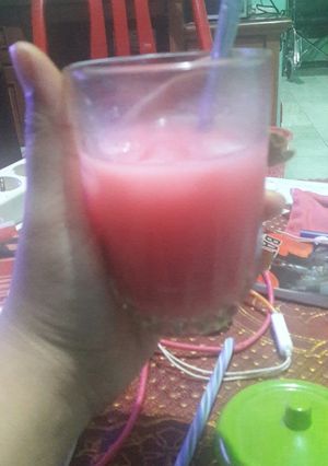 Foto resep Es Nutrisari Strawberry Milky