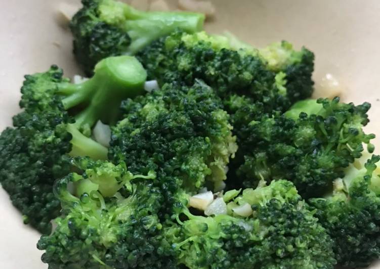 Tumis Brokoli Bawang Putih
