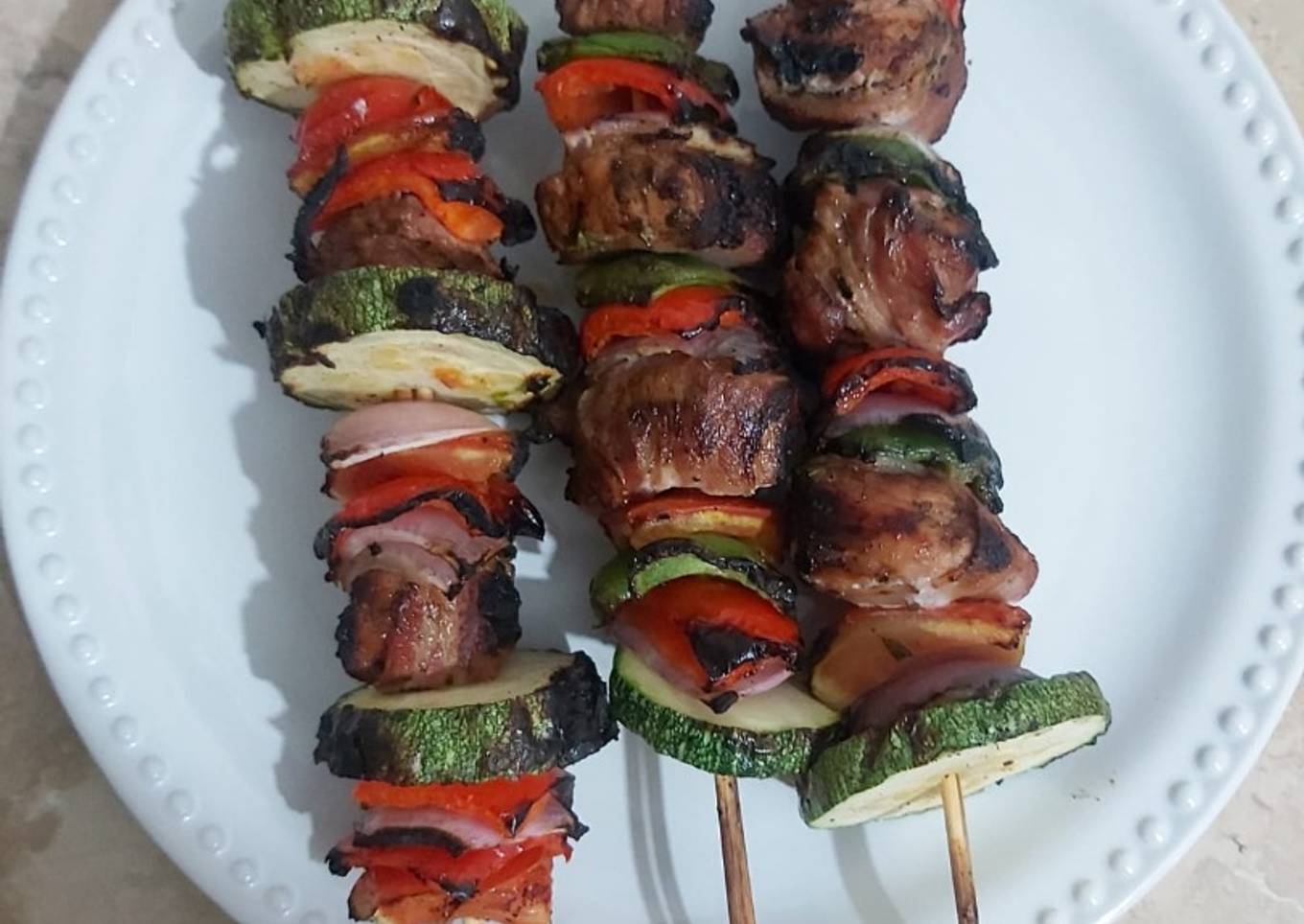 Brochetas de res