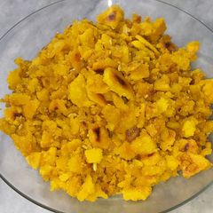 A picture of Makkai ki Roti ki Churri.