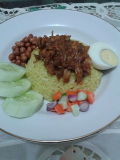 Foto resep Serundeng ayam Nasi kuning