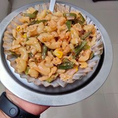 A picture of Macaroni.