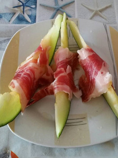 Una foto de Melón con jamón