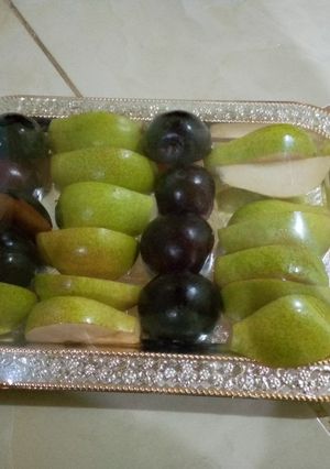 A picture of English pear×plum friut.