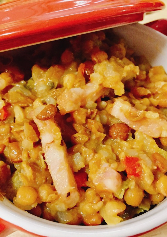 Una foto de Lentejas con verduras, bacon y toque de curry