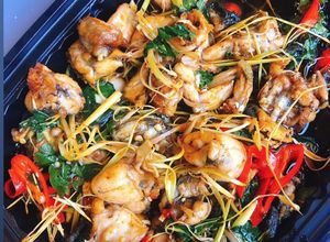 Hình của món Ếch xào sả ớt.