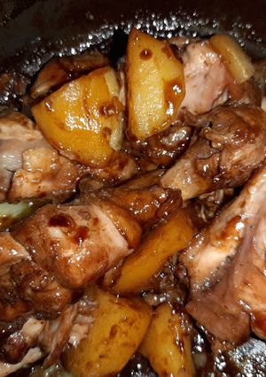 A picture of Adobong manok.