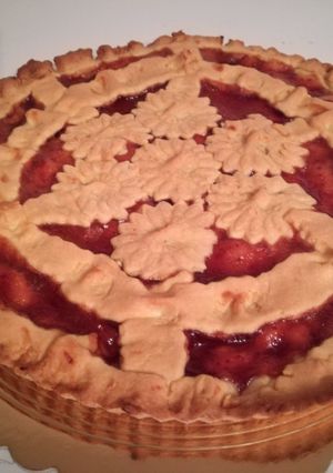 Foto di Crostata senza burro con marmellata di fragole