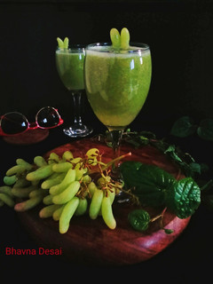 લીલી દ્રાક્ષ નું જ્યૂસ.(Green Grapes Juice Recipe in Gujarati) રેસીપી મુખ્ય ફોટો