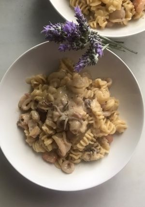 Una foto de Pasta "radiatori" a la marinera, exprés