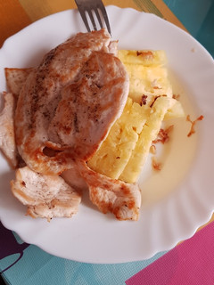 Una foto de Pechuga de pollo con piña