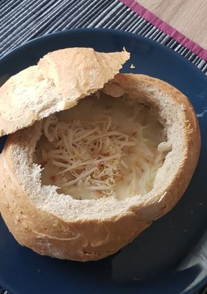 Hagyma leves sajtos croutonnal recept fotója