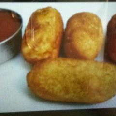 A picture of Cheese bread roll.